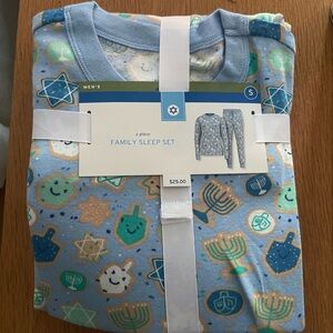 Men’s Hanukkah Family Pajamas NWT